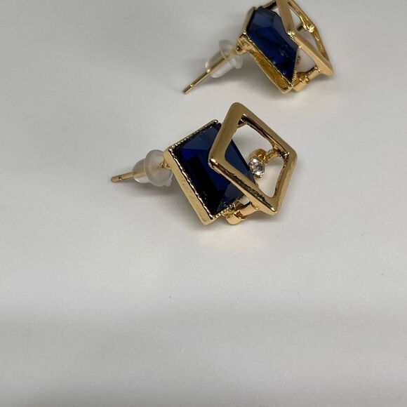 Mystery Box/Seller Resale - Picture 6 of 12